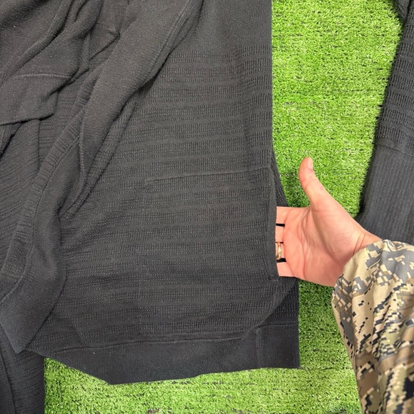 Lululemon Find Your Calm Wrap in Black, Size L ? - Picture 7 of 10